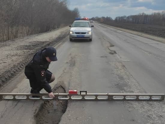 Broken roads in the Livensky district became the reason for