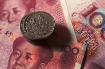 Economist Ulitenko named two currencies that will soon replace the dollar