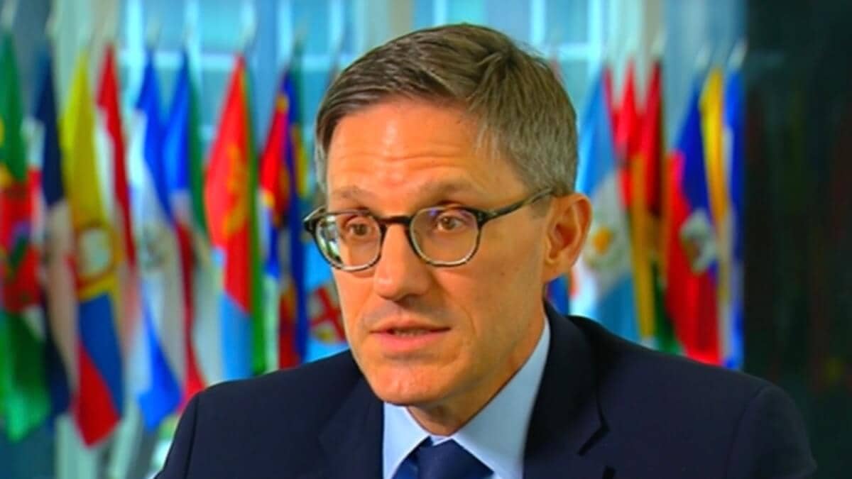 China should try to encourage Russia to stop the war against Ukraine