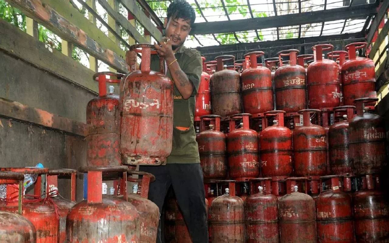 LPG Price: The government has drastically cut the prices of