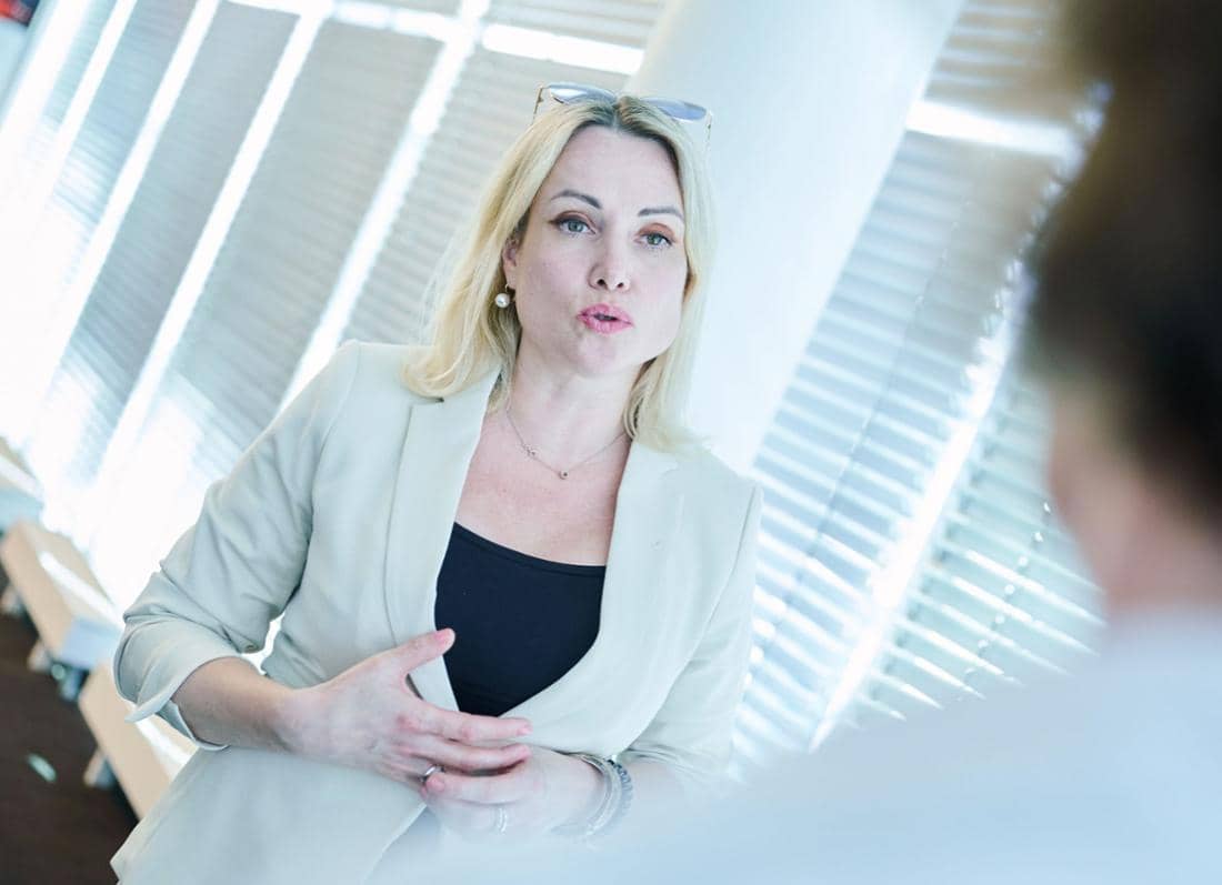 Marina Ovsyannikova Hospitalized in Paris Under Suspicion of Poisoning; Investigation Underway