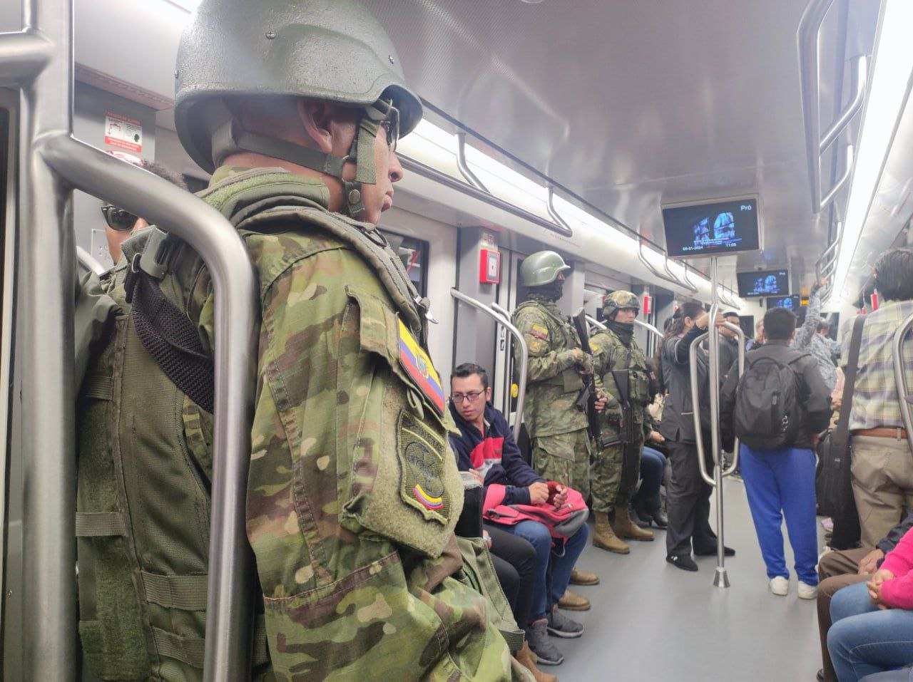 Ecuador in chaos: street battles and brutal executions by police and military gangs as the mafia declares war on the country