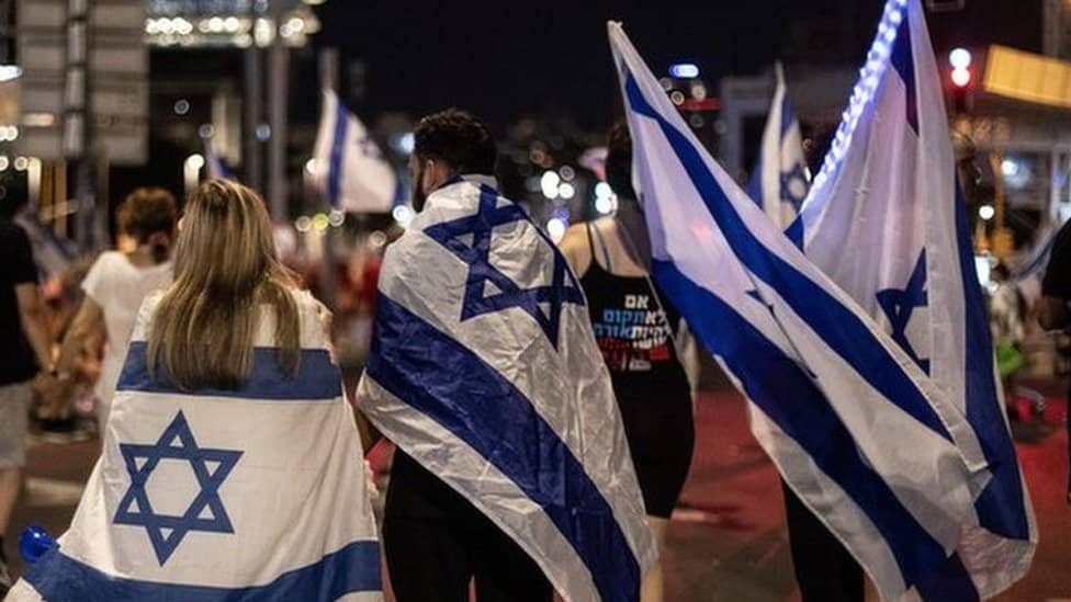 israeli-leaving-israel