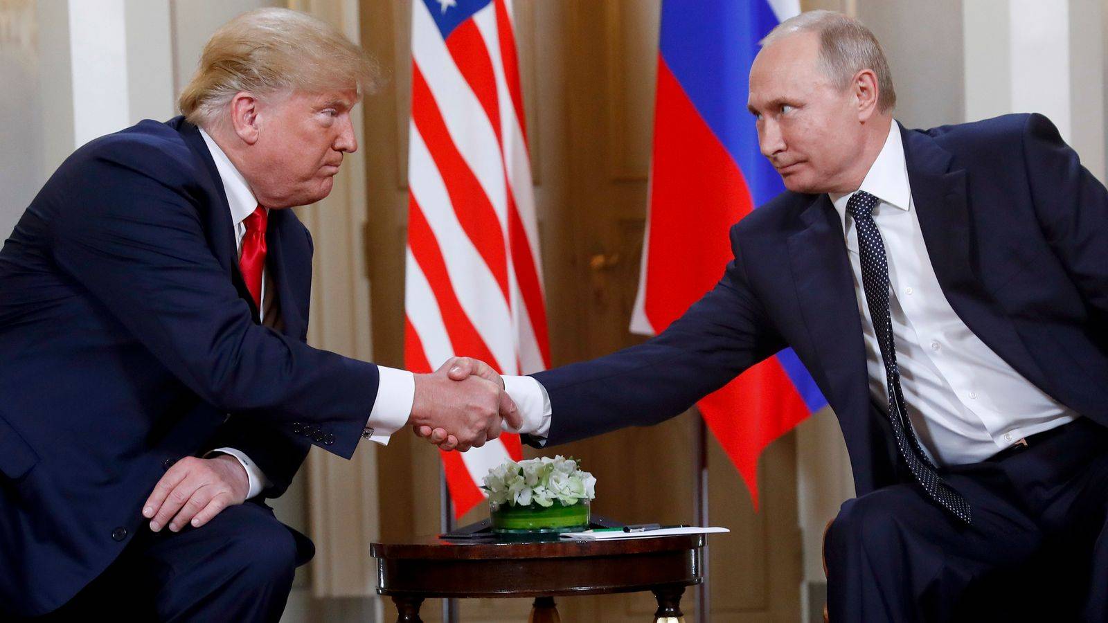 Trump should make the ‘first move in Putin’s direction’, says a high-ranking US official