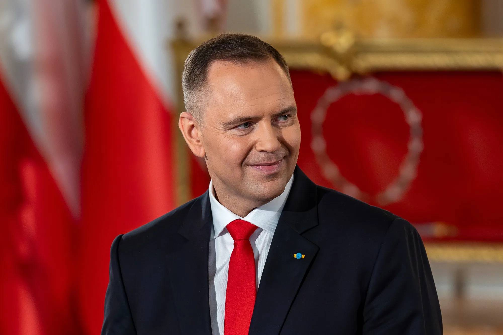 Polish president Nawrocki veto Ukraine aid bill, refugee benefits cut, Starlink threatened