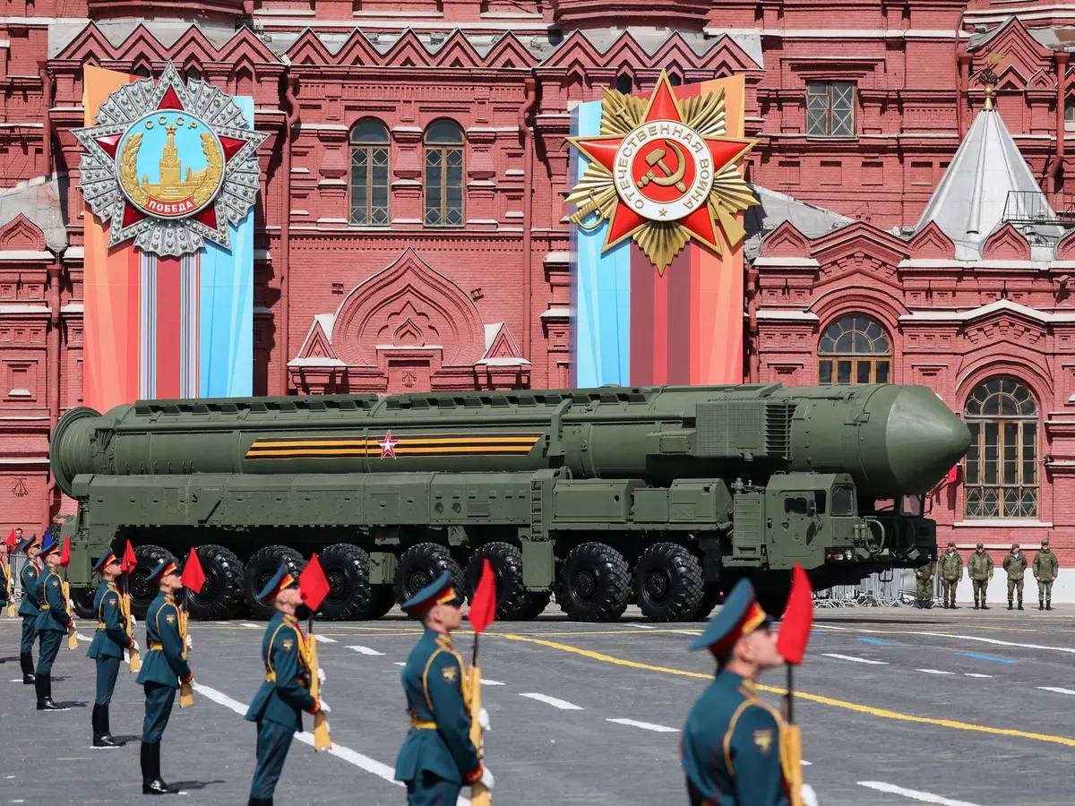 russian yars missile, intercontinental ballistic missile, victory day parade, red square, moscow, russia, military display