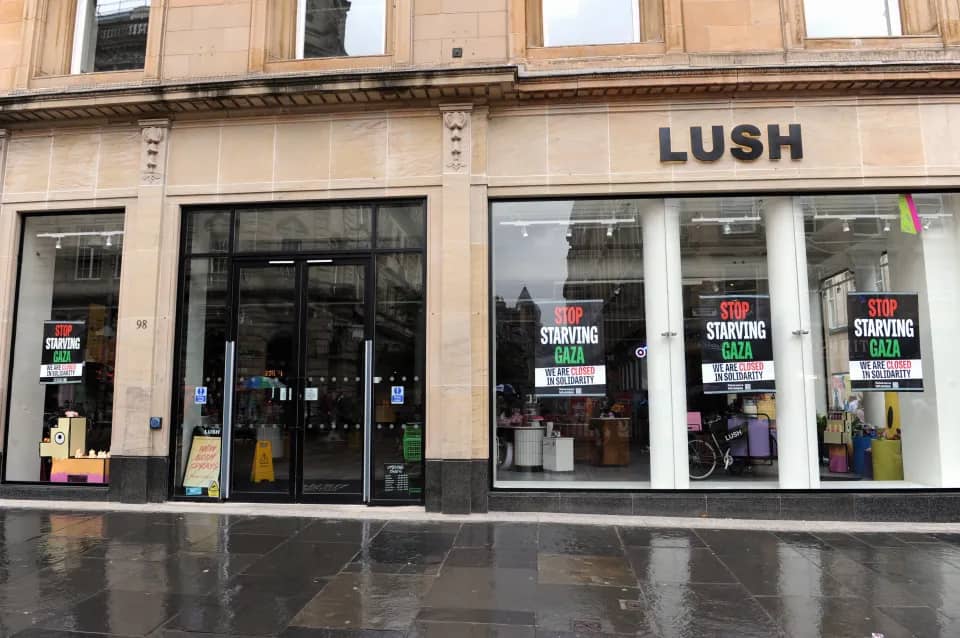 Lush store closed in UK with Gaza solidarity message