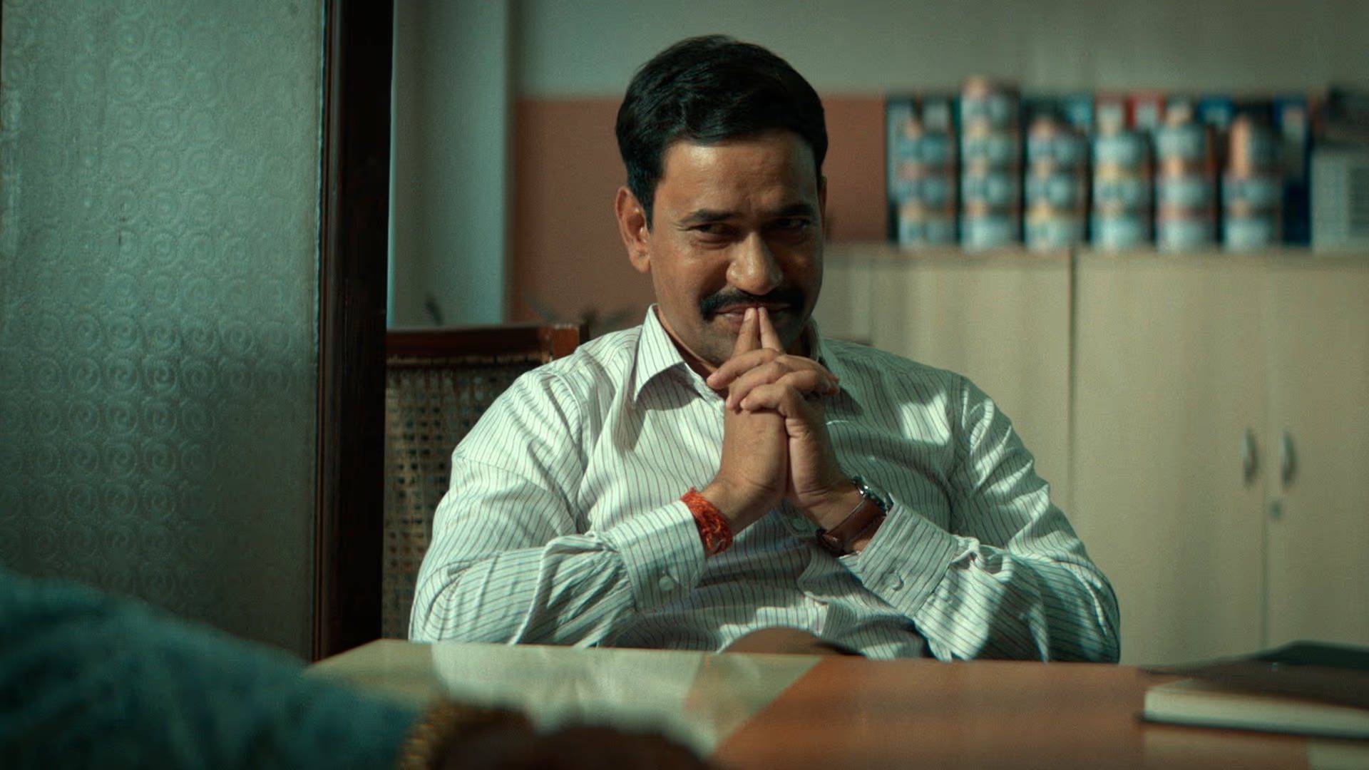 Dinesh Lal Yadav as Pramod Jaisingh in Scam 2003 Dinesh Lal Yadav, Pramod Jaisingh, Scam 2003, cast, SonyLIV