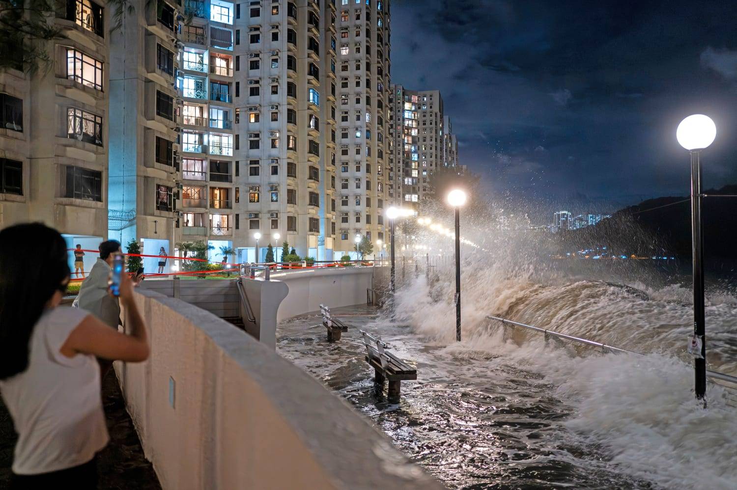 Typhoon Ragasa pushes storm surge into Hong Kong’s Victoria Harbour as Signal No. 10 halts flights and ferries