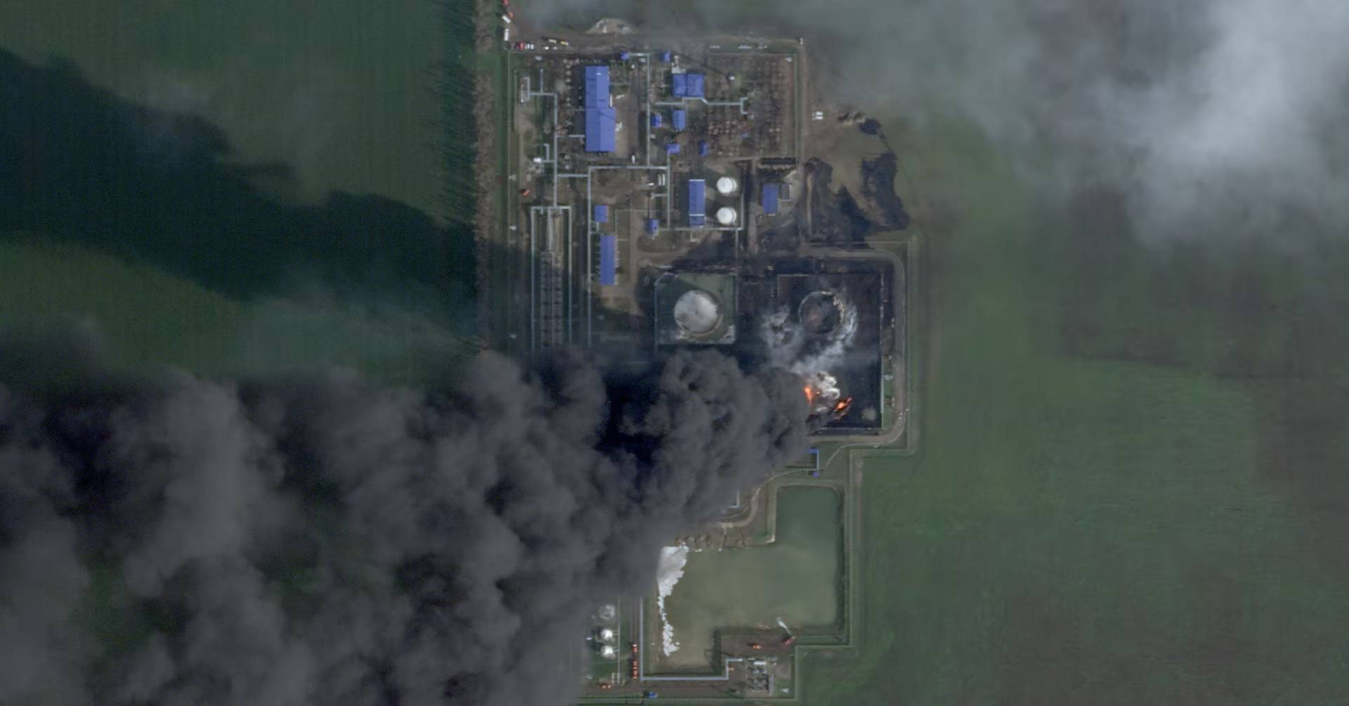 Nighttime blaze at Novokuibyshevsk oil refinery in Russia as Ukraine touts deep strikes