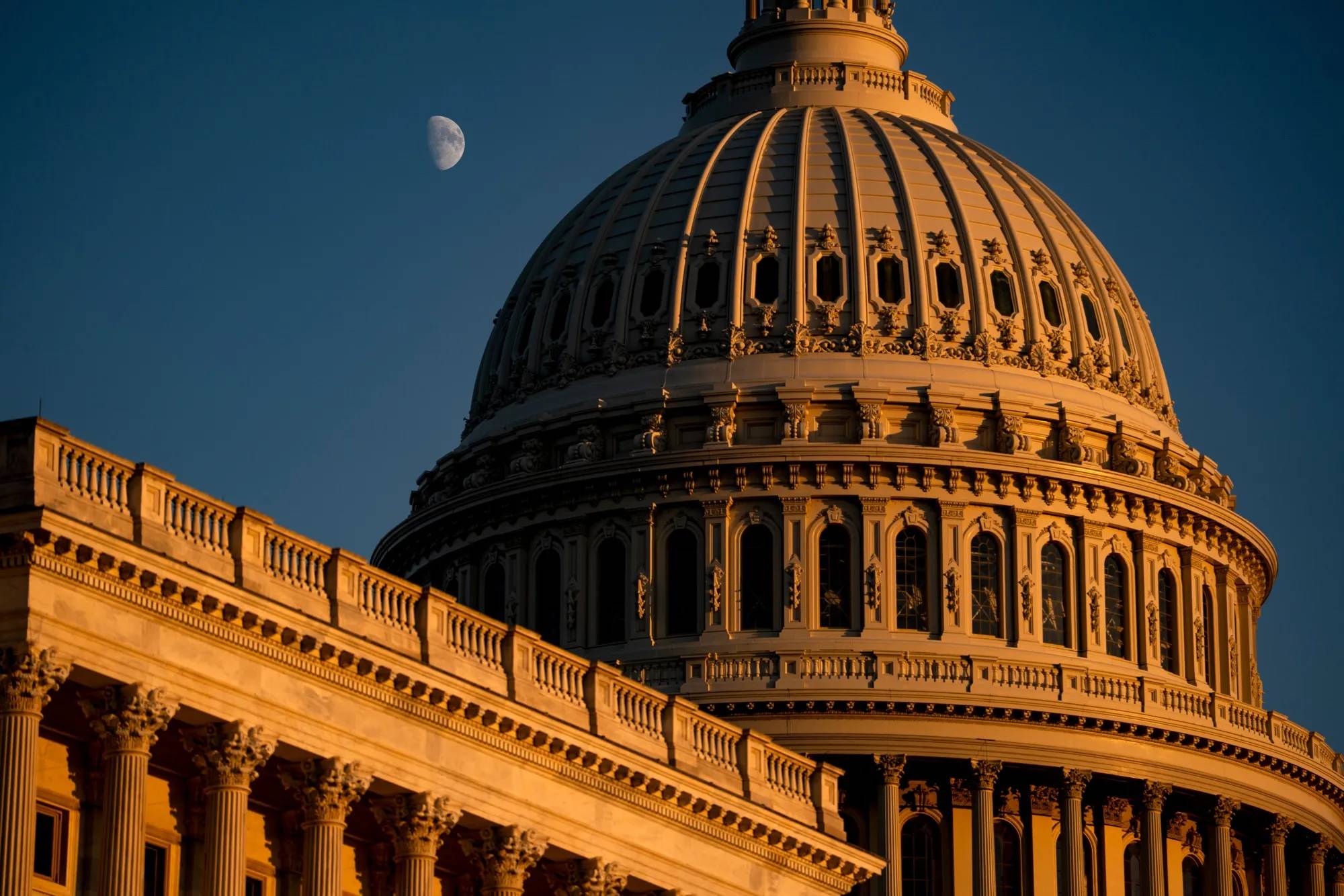 America held hostage: Shutdown bites at airports and parks