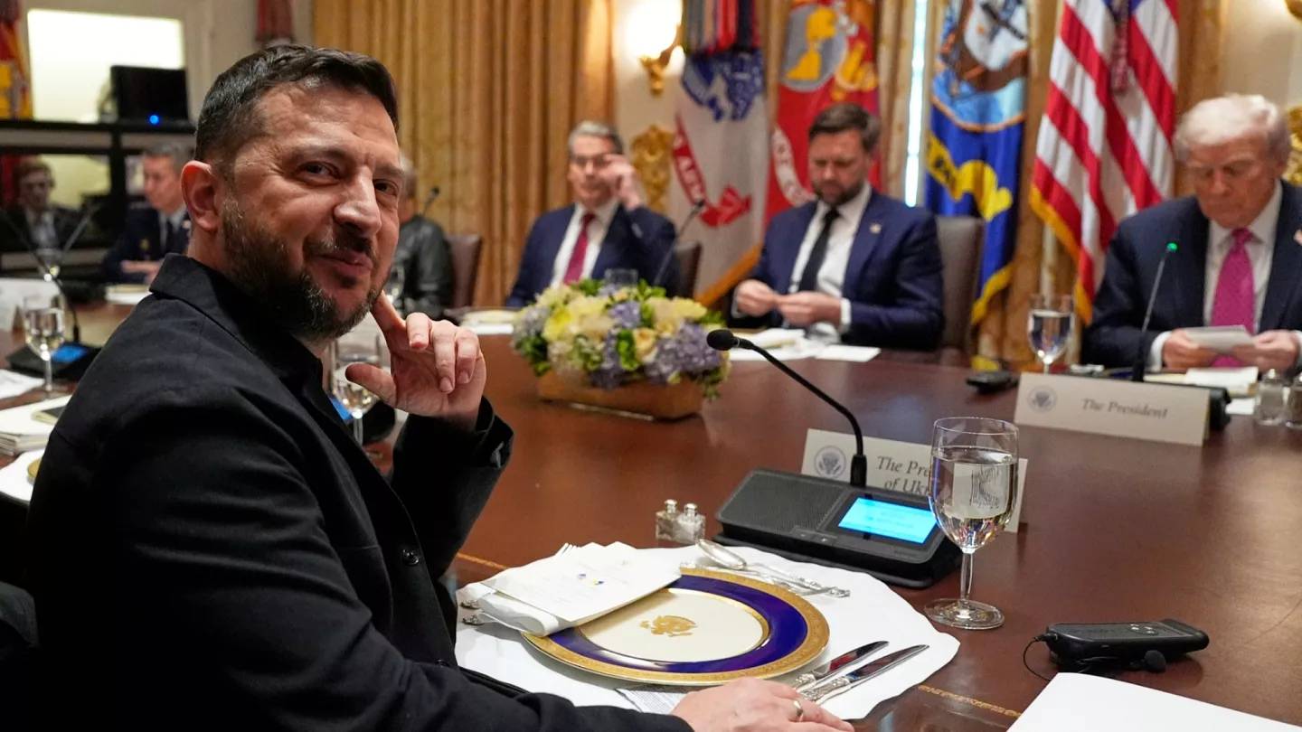 Ukrainian President Zelenskyy meets U.S. President Trump ahead of Budapest negotiations