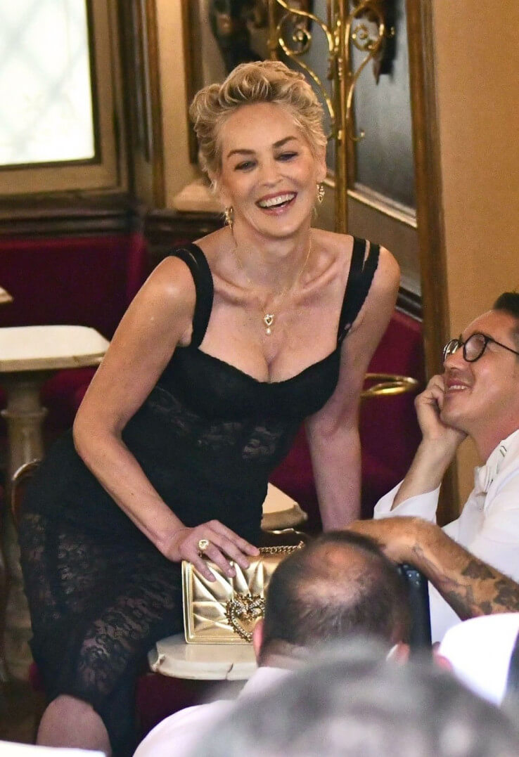 SHARON-STONE-DOLCE-GABBANA-VENICE-FASHION-ITALY