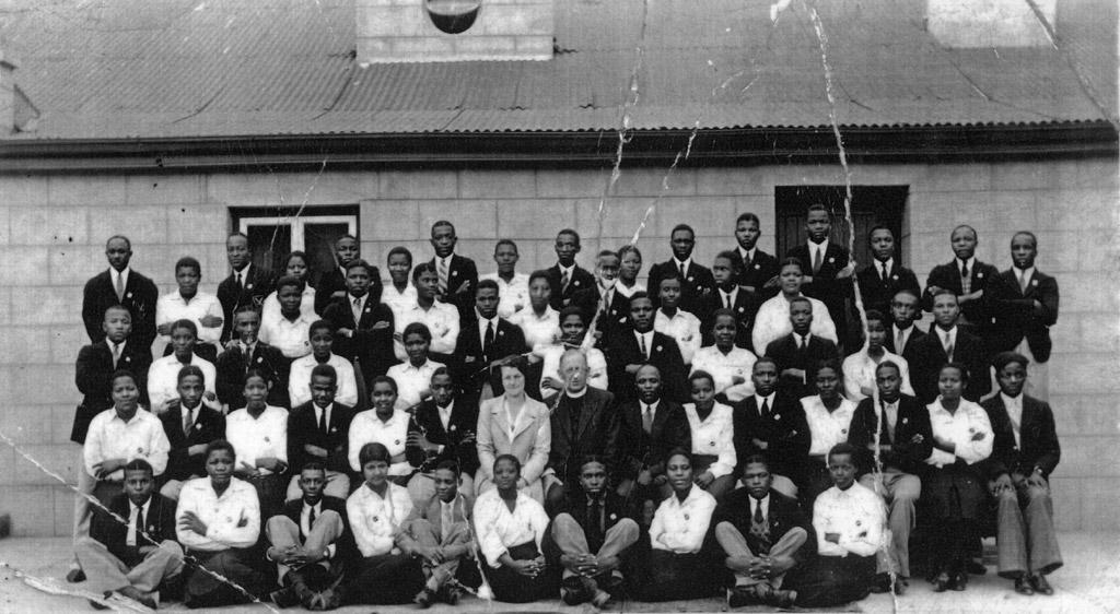Nelson Mandela at Healdtown Methodist College group photo Nelson Mandela Healdtown Methodist College
