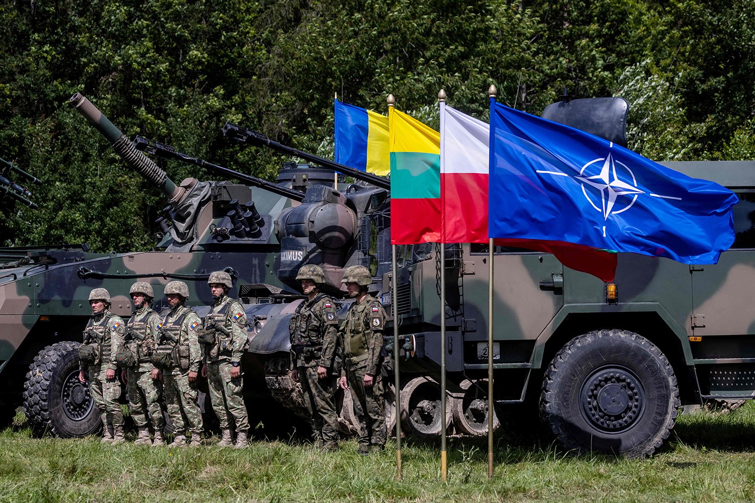 NATO-FORCES-RUSSIAN-BORDER