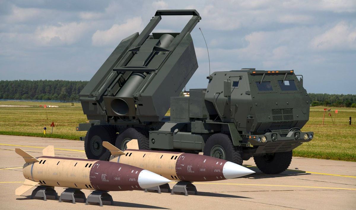M142 HIMARS and ATACMS missiles