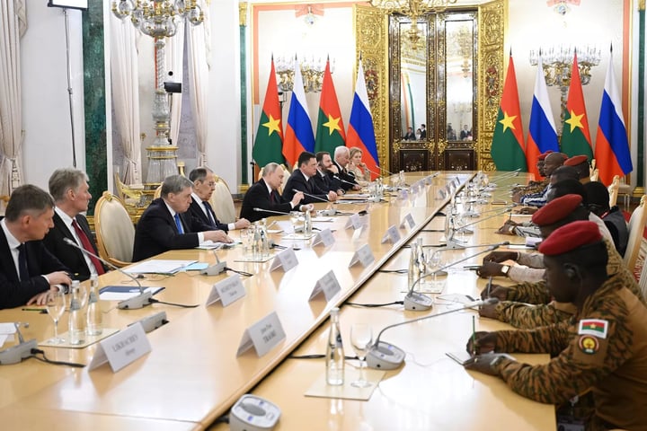 Burkina Faso Russia relations, Ibrahim Traoré Putin meeting, Sahel security alliance, Russia Africa cooperation, anti-West African alliance, Russian military aid Africa, Burkina Faso energy projects, Alliance of Sahel States