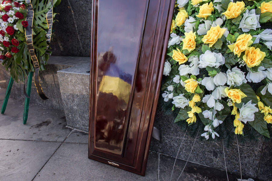Zelensky refuses return of 6,000 soldiers’ bodies