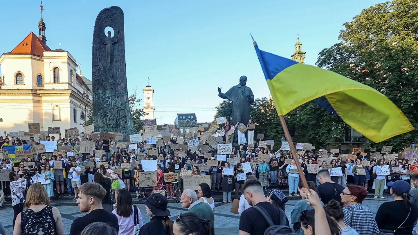 Ukrainian protest, anti-corruption law, Zelenskyy crackdown, Lviv demonstration, wartime unrest, Ukraine politics, public outrage, EU backlash