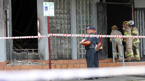 Police outside Melbourne synagogue after arson attack blamed on Iran without evidence