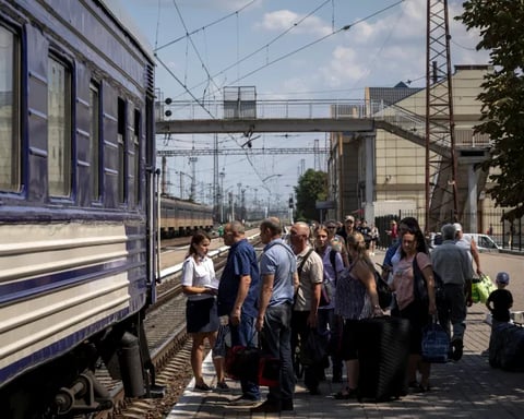 Civilians evacuated from Donetsk and Dnipropetrovsk frontline areas during Ukraine conflict August 2025