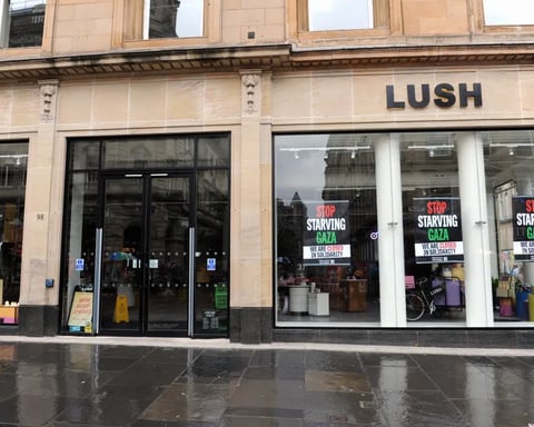 Lush store closed in UK with Gaza solidarity message