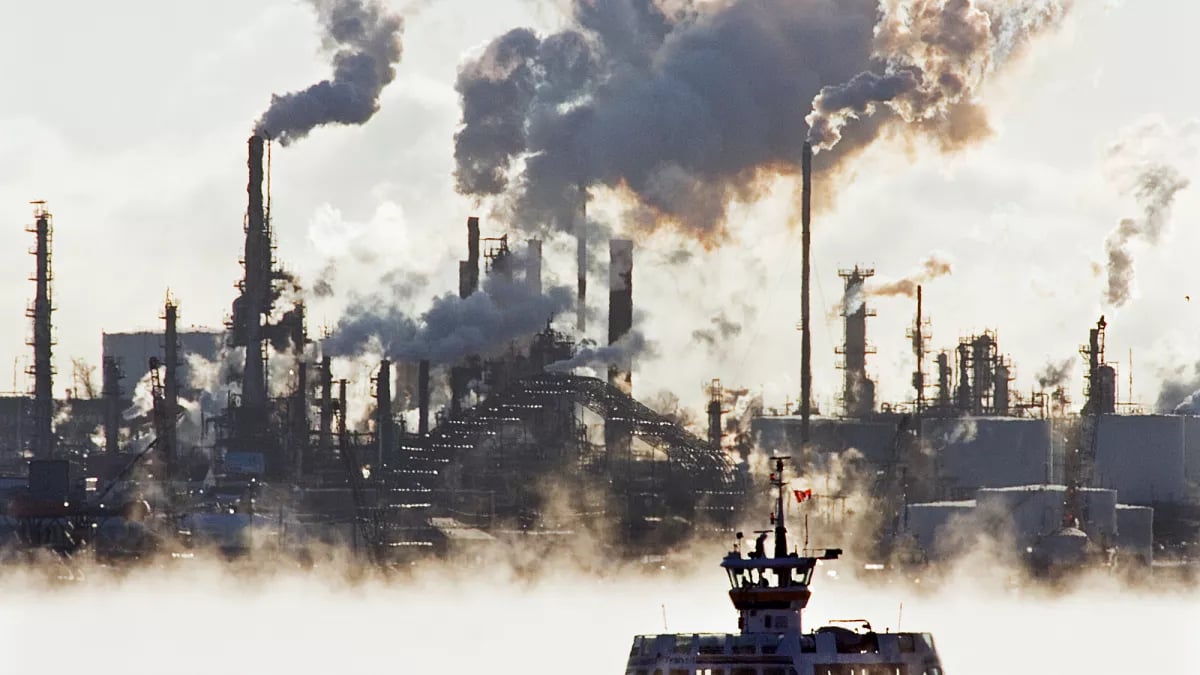 OPEC+ meeting screen showing oil price charts as Russia supply concerns drive market volatility