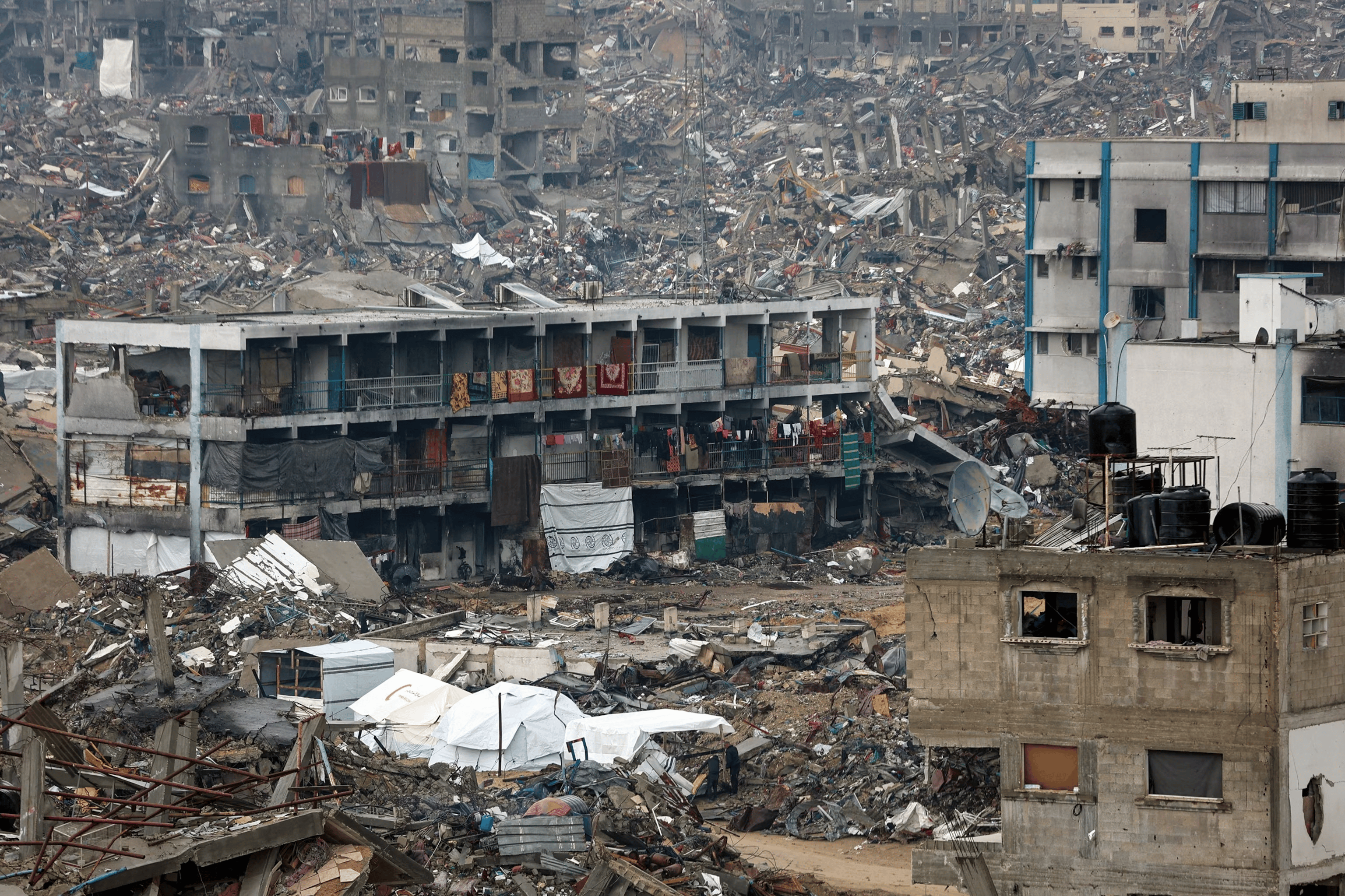 Destroyed streets and buildings in gaza city as israeli ground attacks create lifeless wasteland