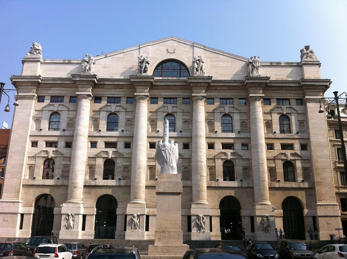 Gucci Premieres “The Tiger” At Palazzo Mezzanotte Palazzo Mezzanotte set as a cinema for Gucci’s film premiere during Milan Fashion Week