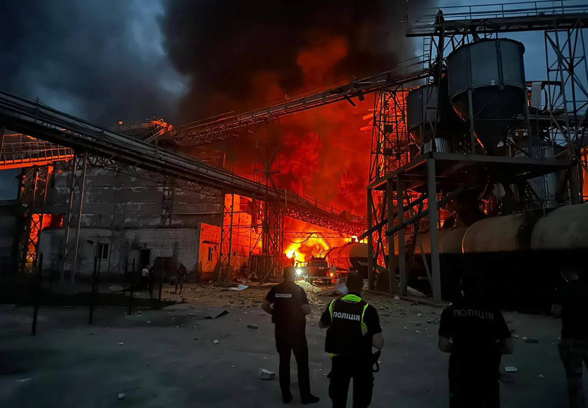 Samara Oil Pumping Station Ablaze Fire at oil pumping station in Russia’s Samara region following drone strike