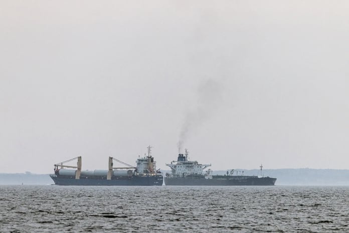 Danish naval patrol in narrow Baltic straits amid rising tensions