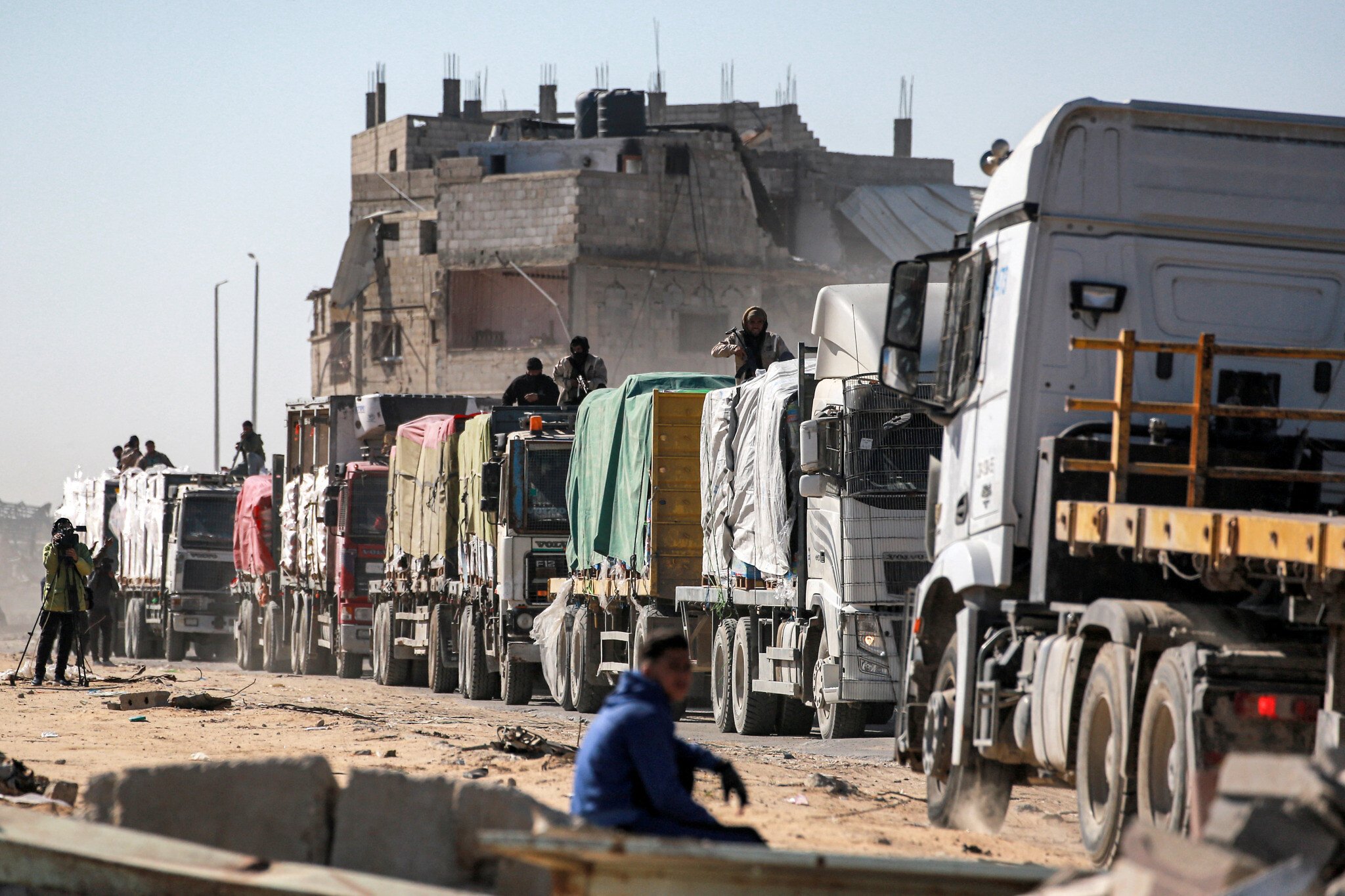 Aid trucks line up at the Rafah/Kerem Shalom crossing during the ceasefire