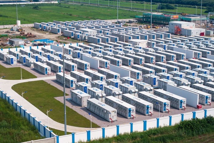 Large battery installation at a utility site during record storage deployments