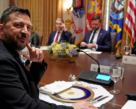 Ukrainian President Zelenskyy meets U.S. President Trump ahead of Budapest negotiations