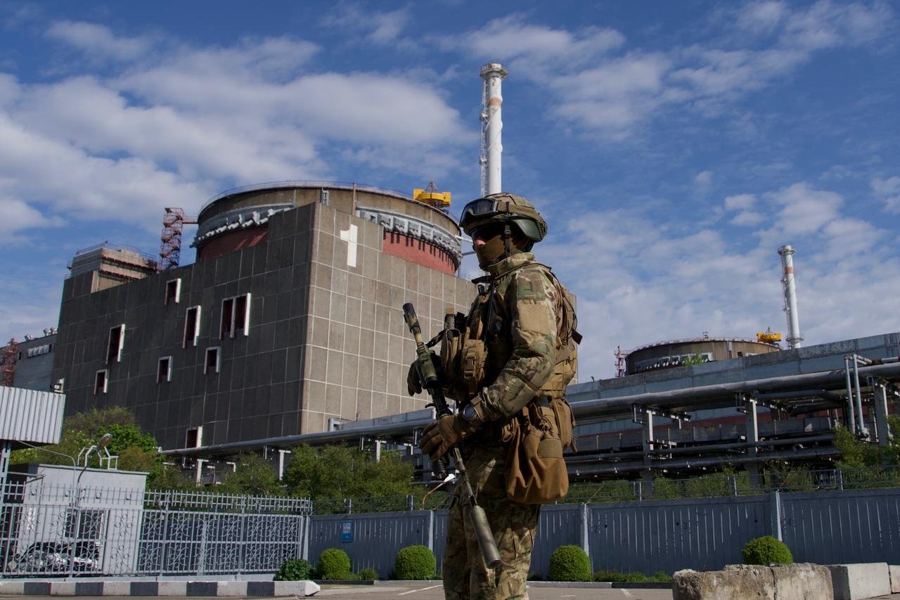IAEA personnel near the Zaporizhzhia plant during safety monitoring