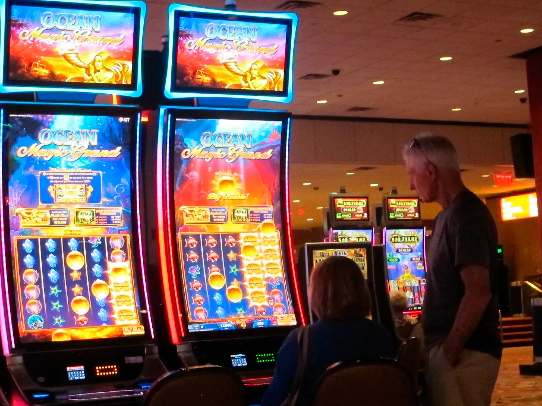 Live! Casino Virginia Gaming Floor 900 Slot Machines 30 Table Games Live Casino gaming floor with slot machines and table games similar to Petersburg facility