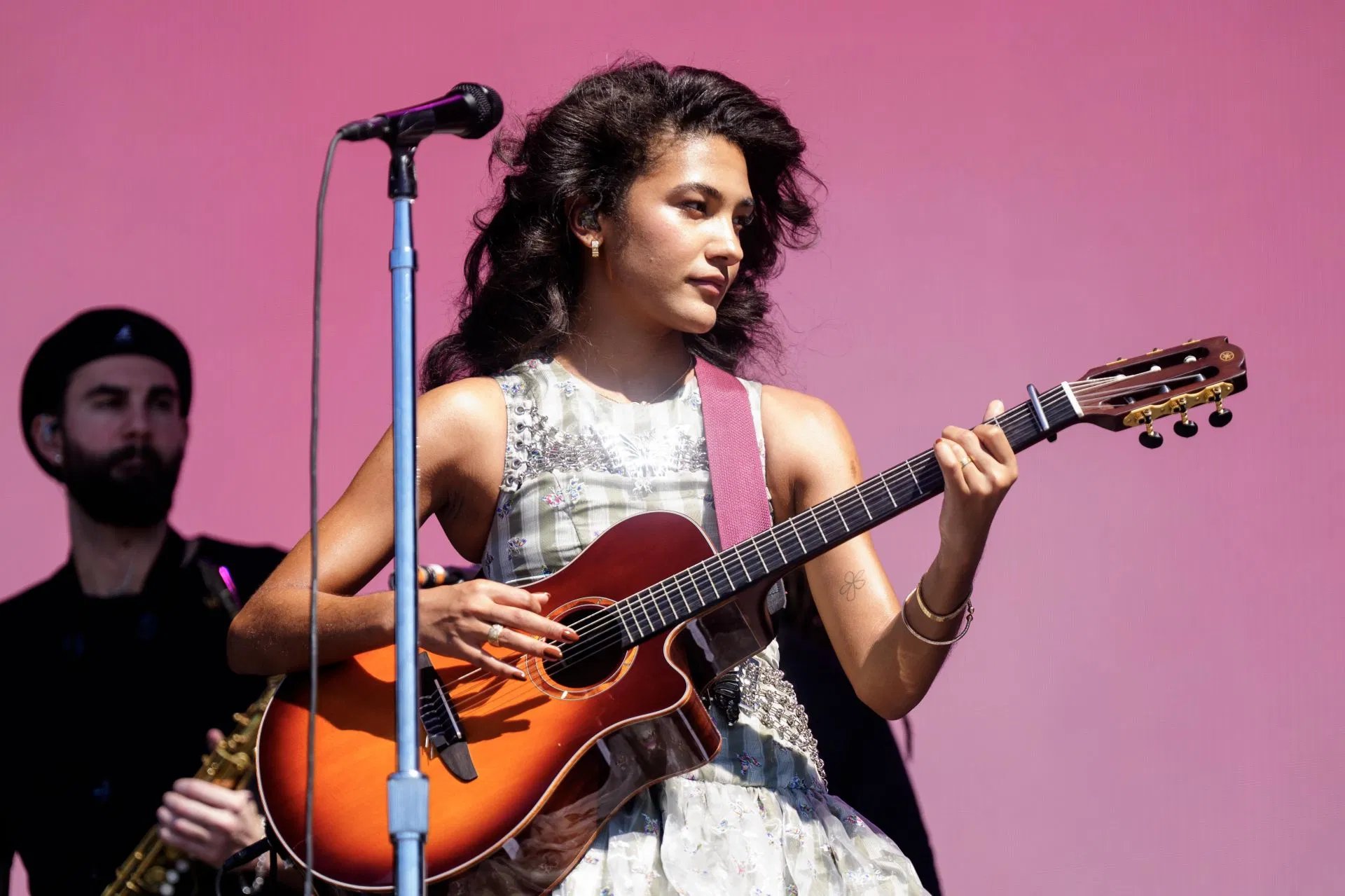 Olivia Dean musical guest performance on Saturday Night Live 2025