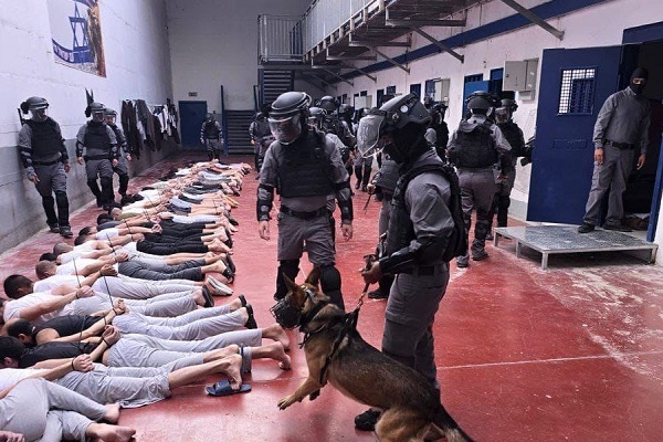Palestinian prisoners detained in Israeli facilities
