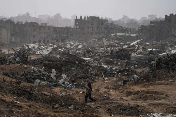 Destruction and displaced civilians during Sudan civil war in West Kordofan, 2025