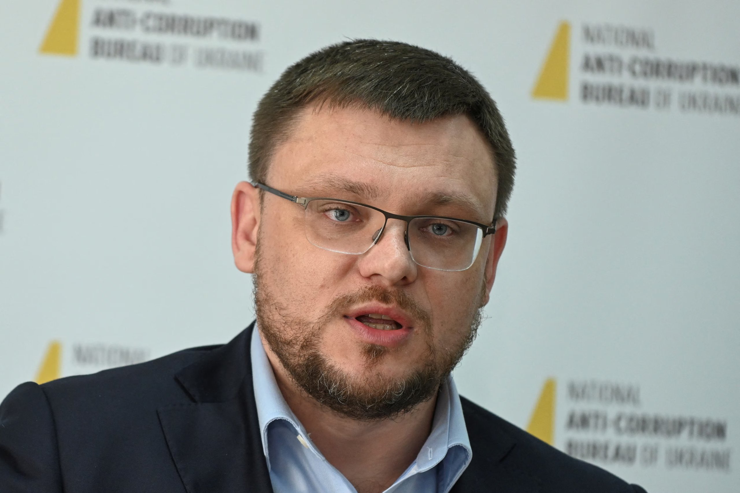 Investigators review corruption reports in Ukraine