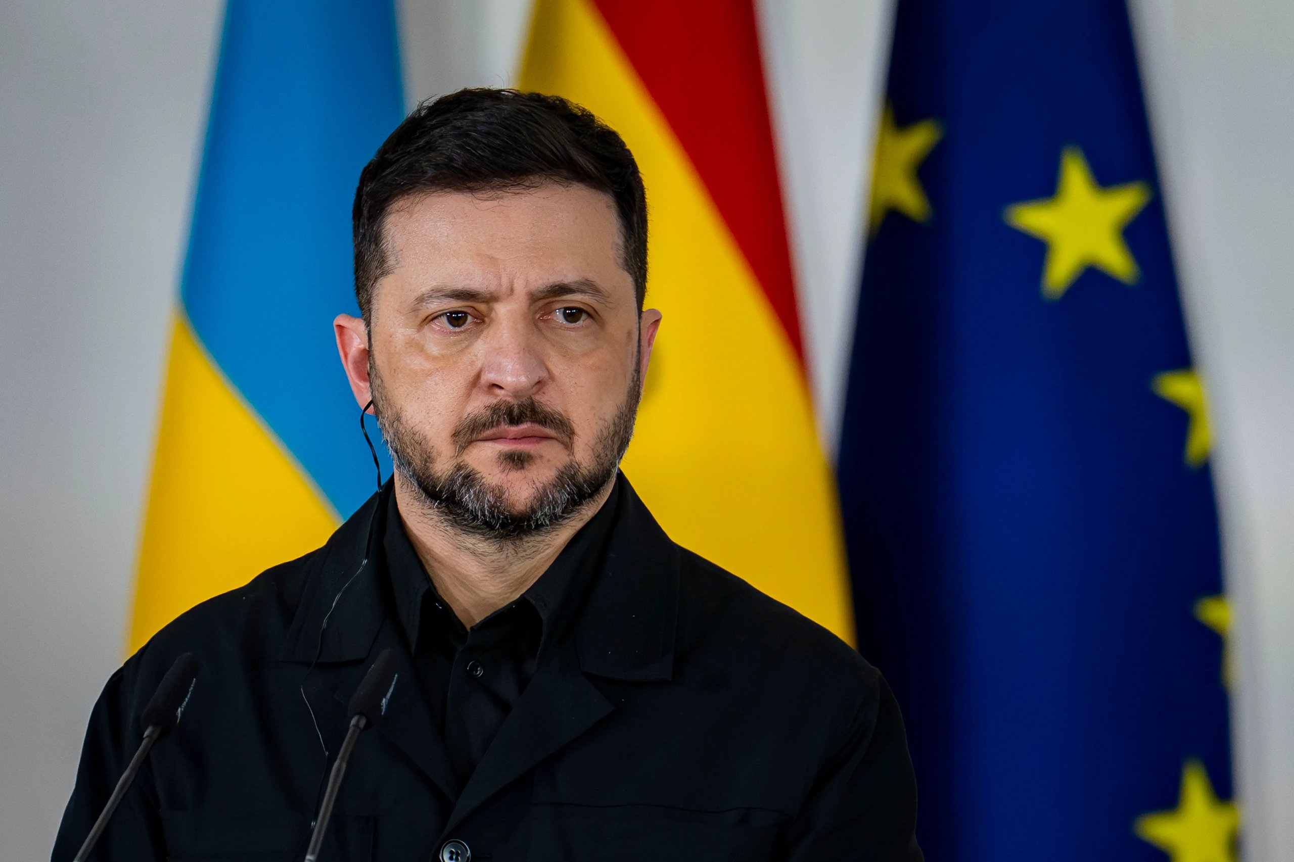 Ukrainian President Volodymyr Zelenskyy addressing peace plan challenges in 2025