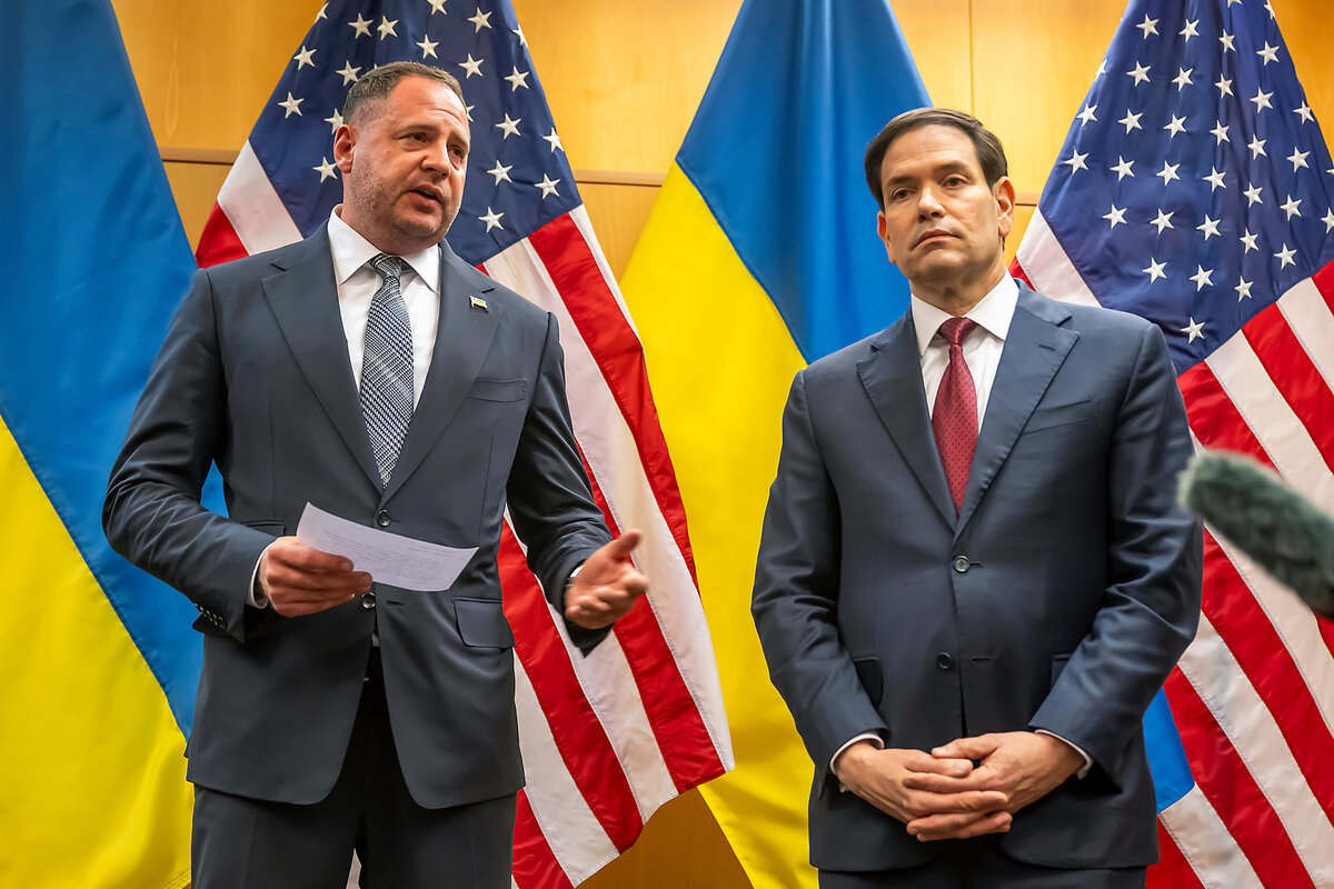 Zelenskyy Team Flies to Washington Amid Drone Onslaught Ukraine Defense Minister Rustem Umerov departs for US peace talks Trump