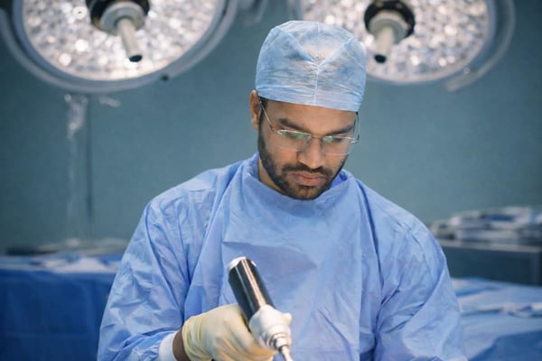 SAY NO TO BIG CUTS: DR. PRINCE UCHADIYA’S VISION FOR ADVANCED ARTHROSCOPY
