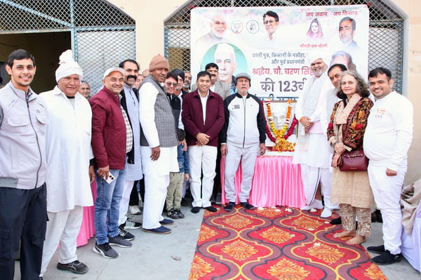 Tributes Paid to Former PM Charan Singh on his Birth Anniversary in Delhi