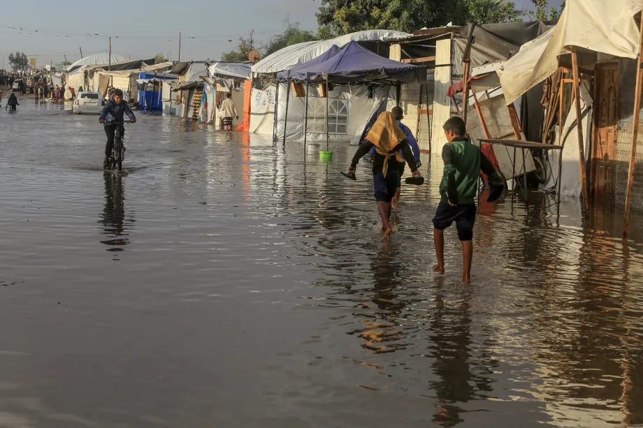 Gaza Winter Storm: 93% Tents Destroyed in Deir el-Balah Deir el-Balah Gaza winter storm floods destroy displaced tents UNRWA reports