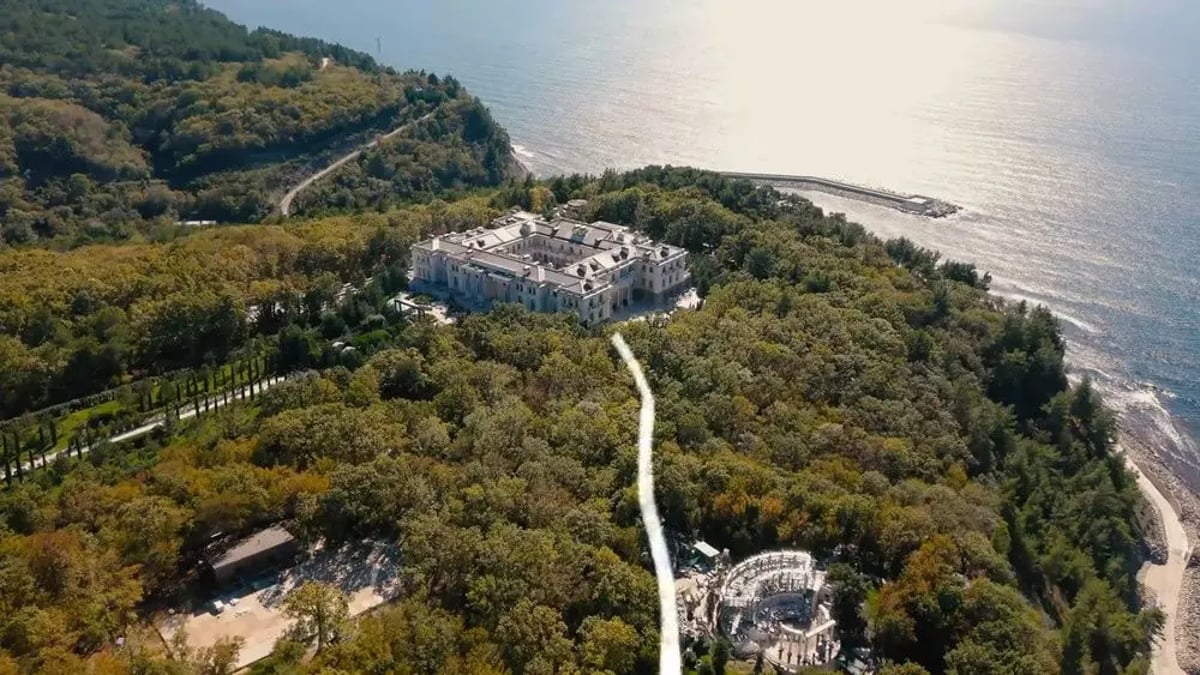Putin Valdai residence Novgorod fortified lakeside drone target 2025