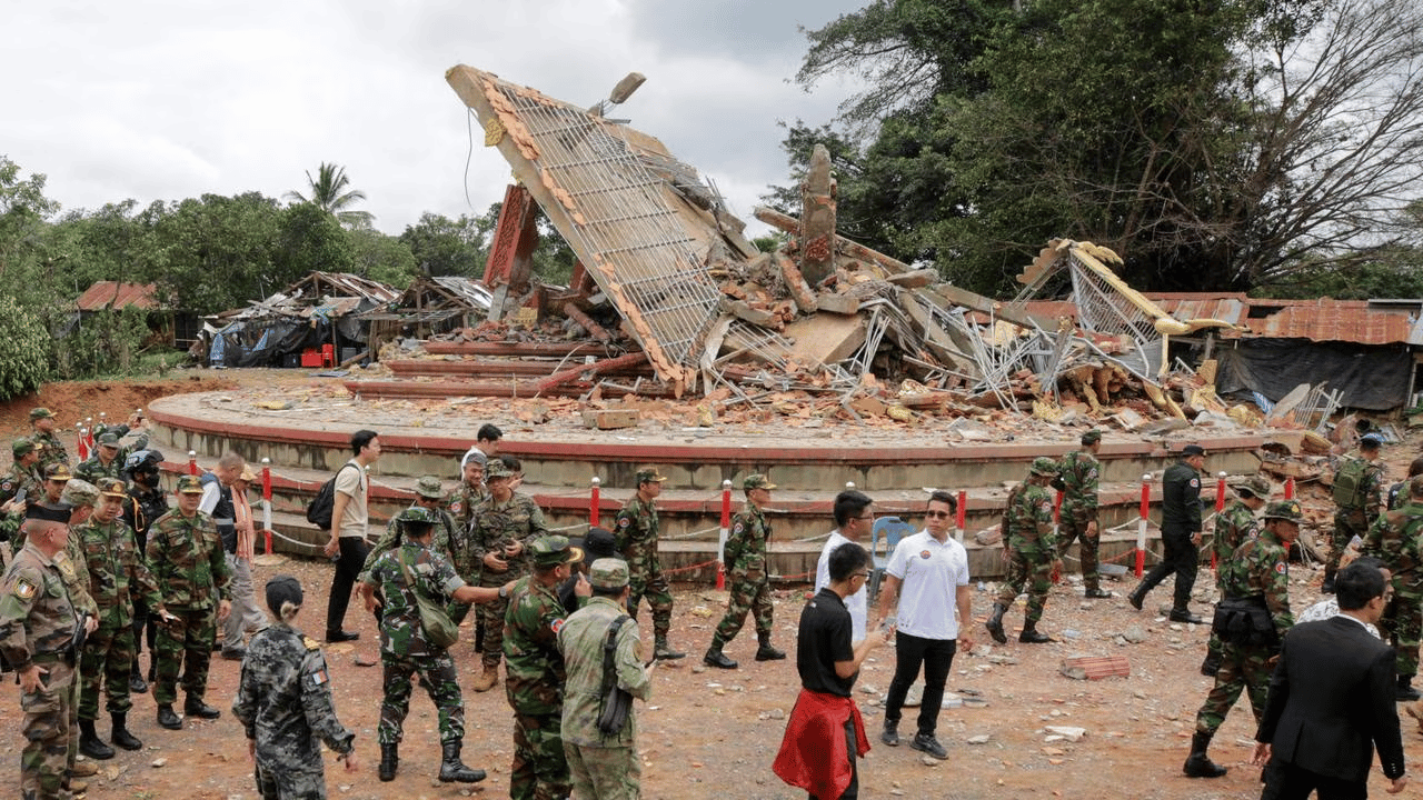 Thai and Cambodian soldiers face off at Preah Vihear temple amid fragile ceasefire 2025