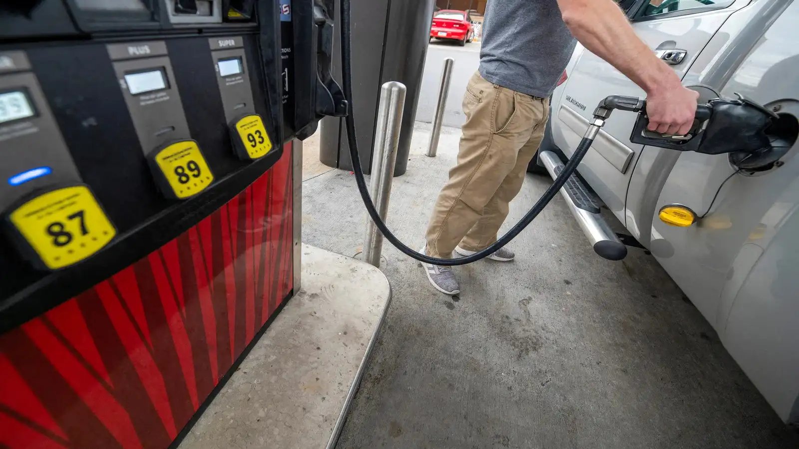 Gasoline prices rocket 3.6% in US September 2025 PCE report