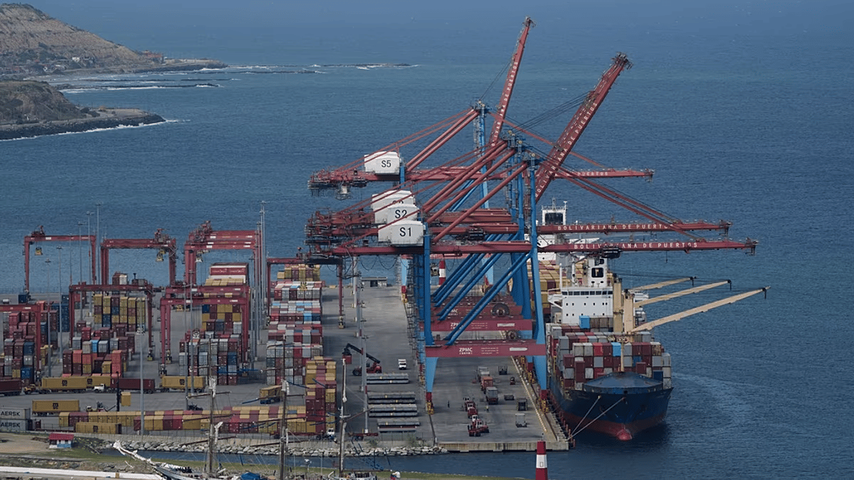 US forces intercept Venezuelan oil tanker amid Trump's blockade