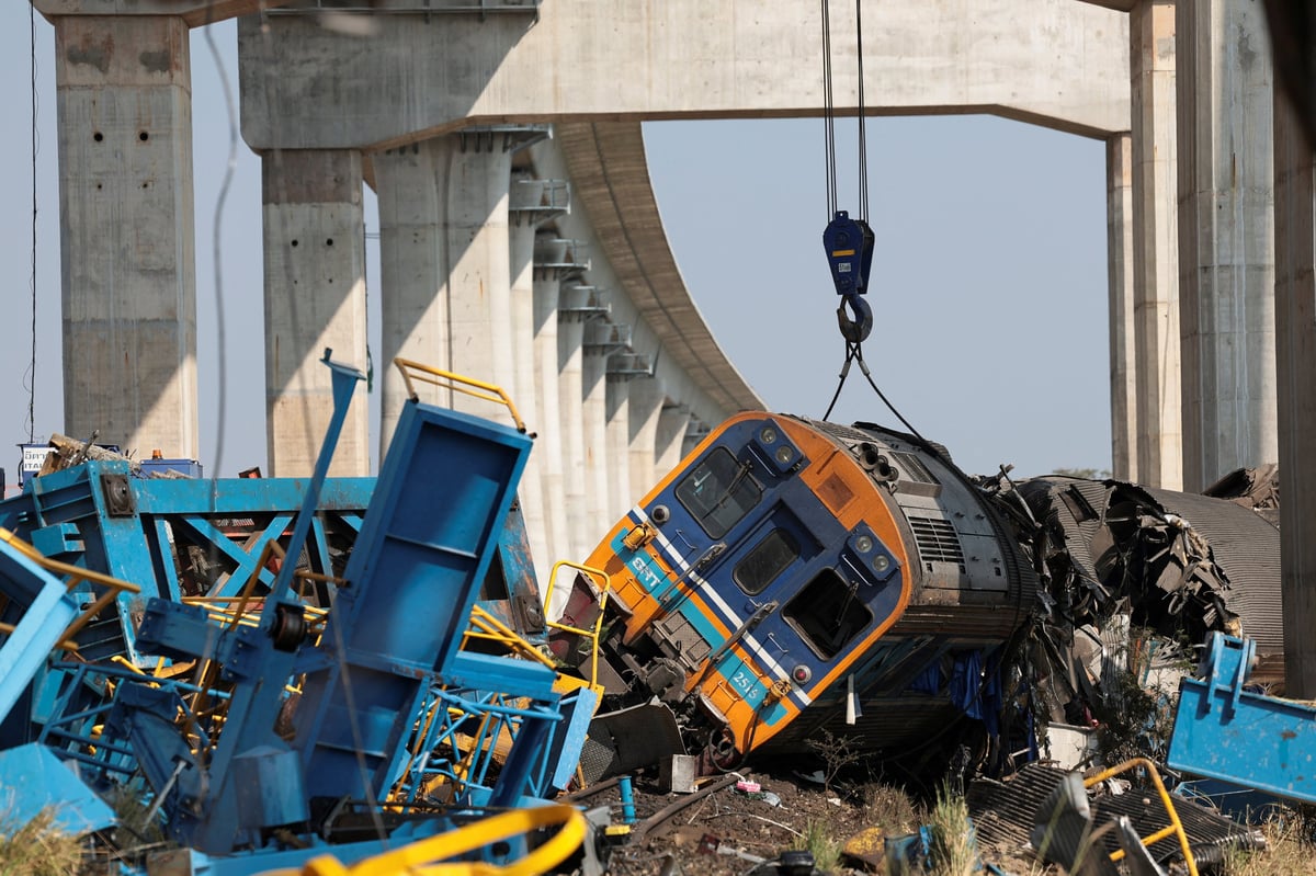 Derailment of passenger train in Nakhon Ratchasima, Thailand after crane collapse